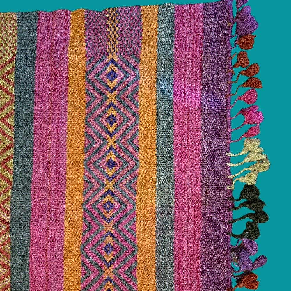 Vtg Handwoven Wool Kilim Rug Geometric Southwestern Boho Tassels Boho 4'x 6' - Picture 2 of 9